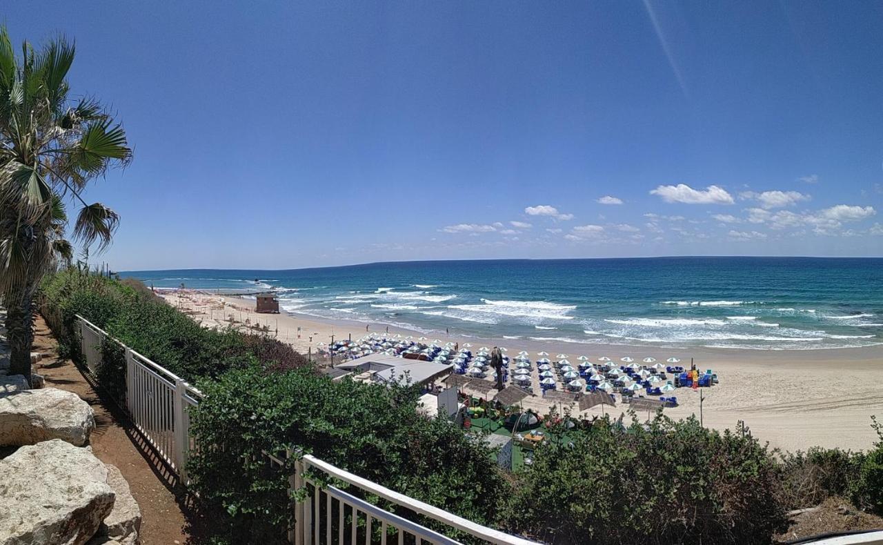 612 Apartment On The Beach Bat Yam Exterior photo