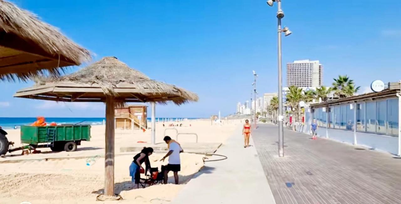 612 Apartment On The Beach Bat Yam Exterior photo