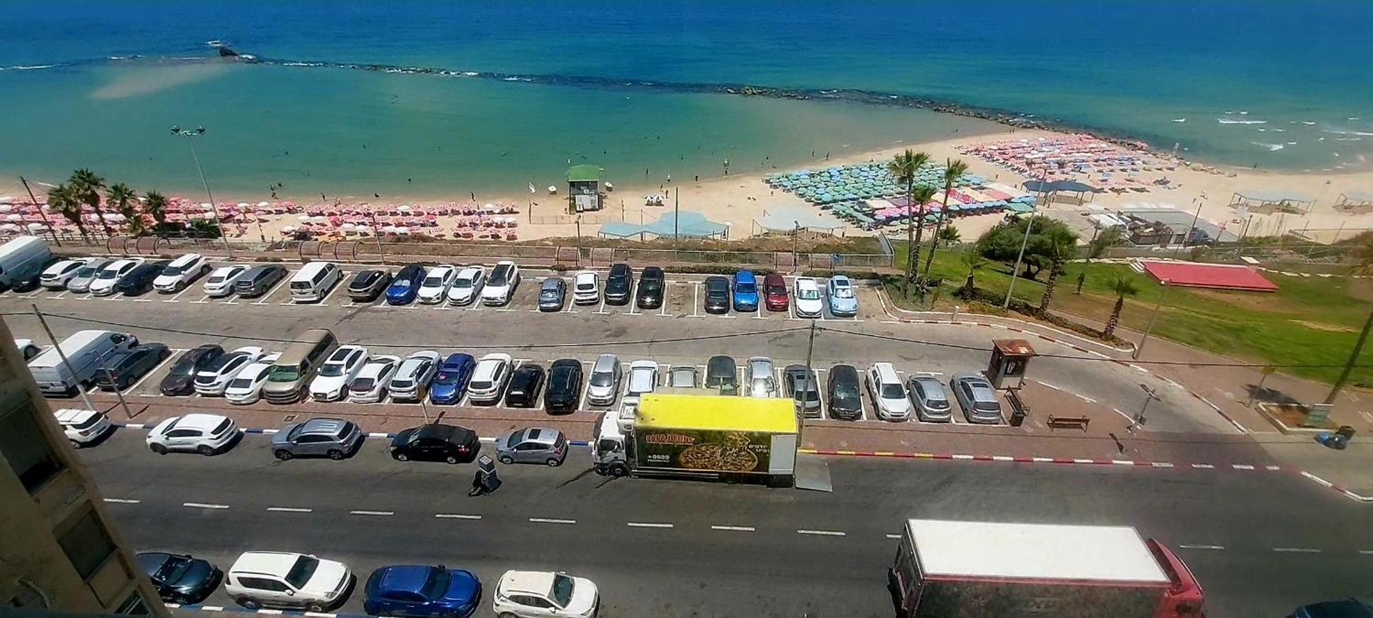 612 Apartment On The Beach Bat Yam Exterior photo